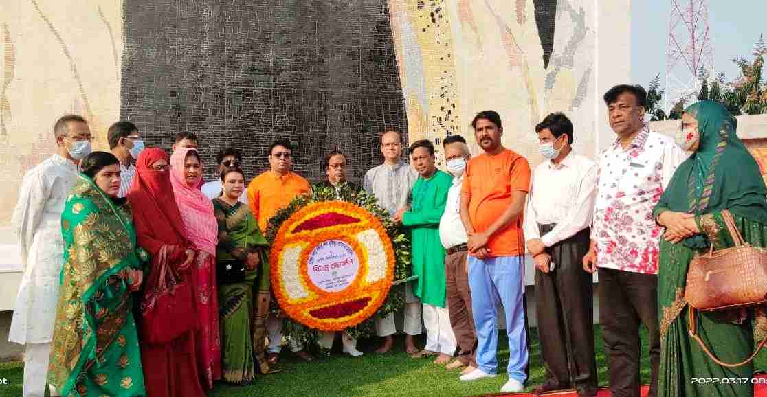 বঙ্গবন্ধুর জন্মদিন ও জাতীয় শিশু দিবস উপলক্ষে বঙ্গবন্ধুর ম্যুরালে রাজশাহী সিটি কর্পোরেশনের শ্রদ্ধা