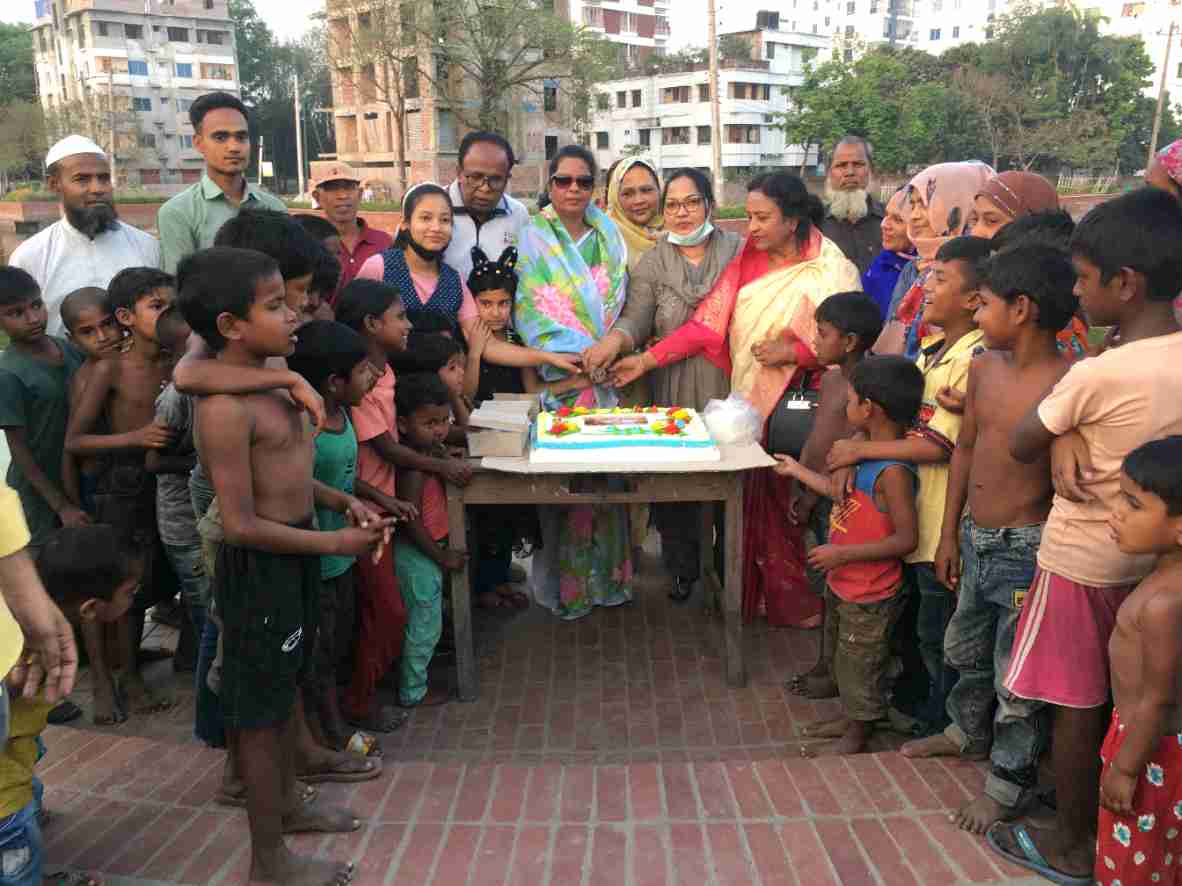 ছিন্নমূল শিশুদের নিয়ে বঙ্গবন্ধুর জন্মদিন পালন করলো রাজশাহী জাতীয় মহিলা সংস্থা