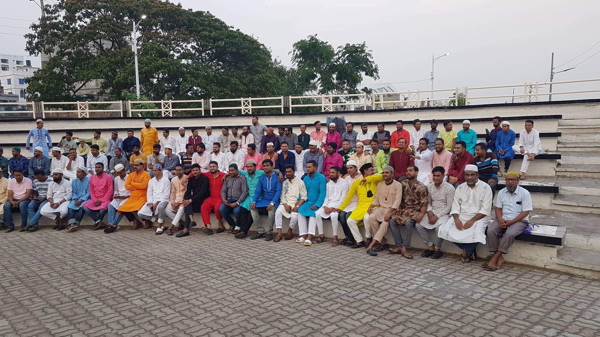 রাজশাহীতে ৩০টি ওয়ার্ডের ৯০ দশকের বন্ধু মহলের ইফতার ও দোয়া মাহফিল