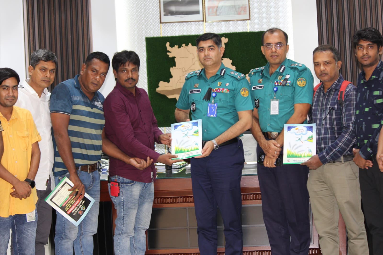 আরএমপি কমিশনারের সাথে বরেন্দ্র প্রেসক্লাব নেতৃবৃন্দের সৌজন্য সাক্ষাৎ